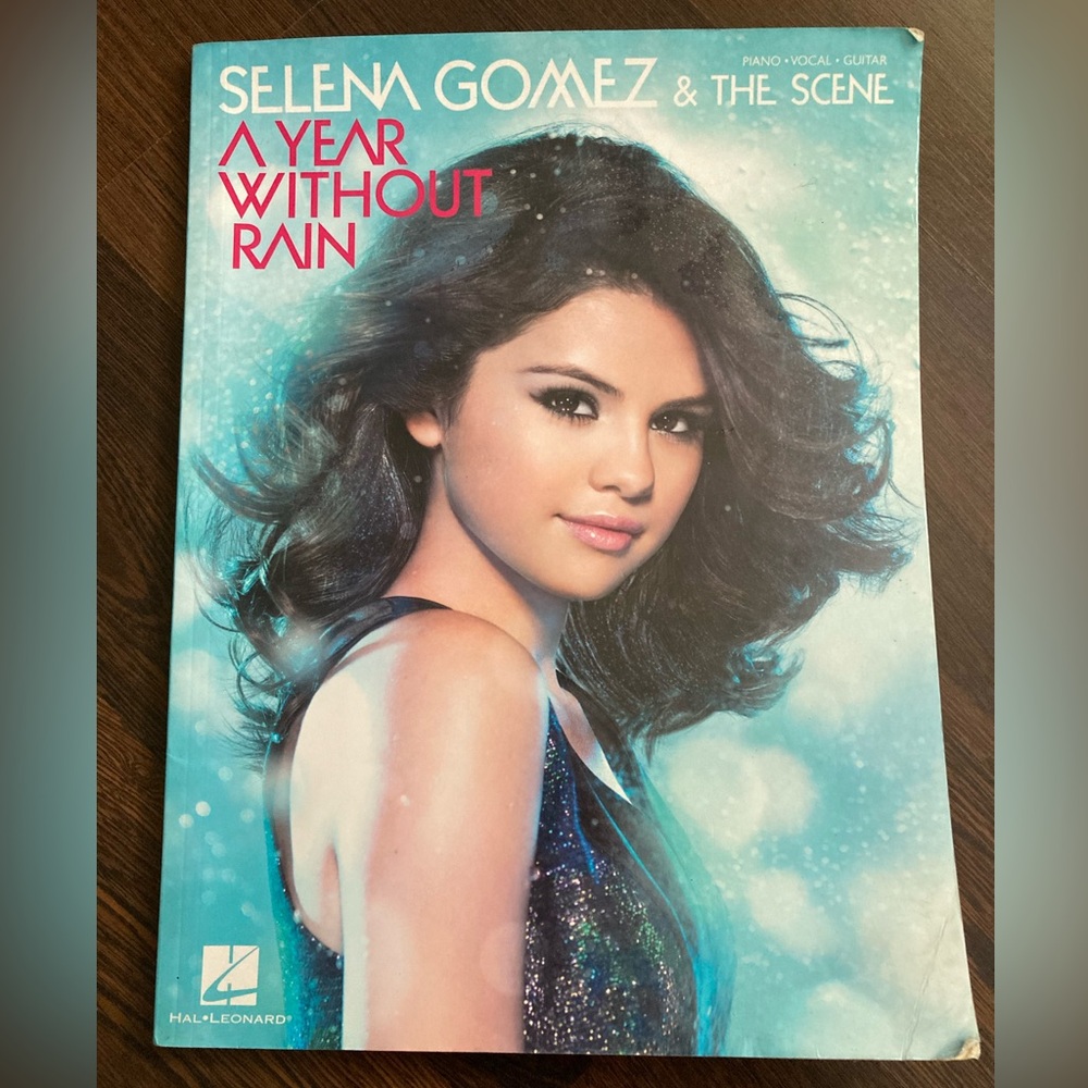 Selena Gomez Songbook Sheet Music A Year Without Rain - Piano, Vocals, Guitar